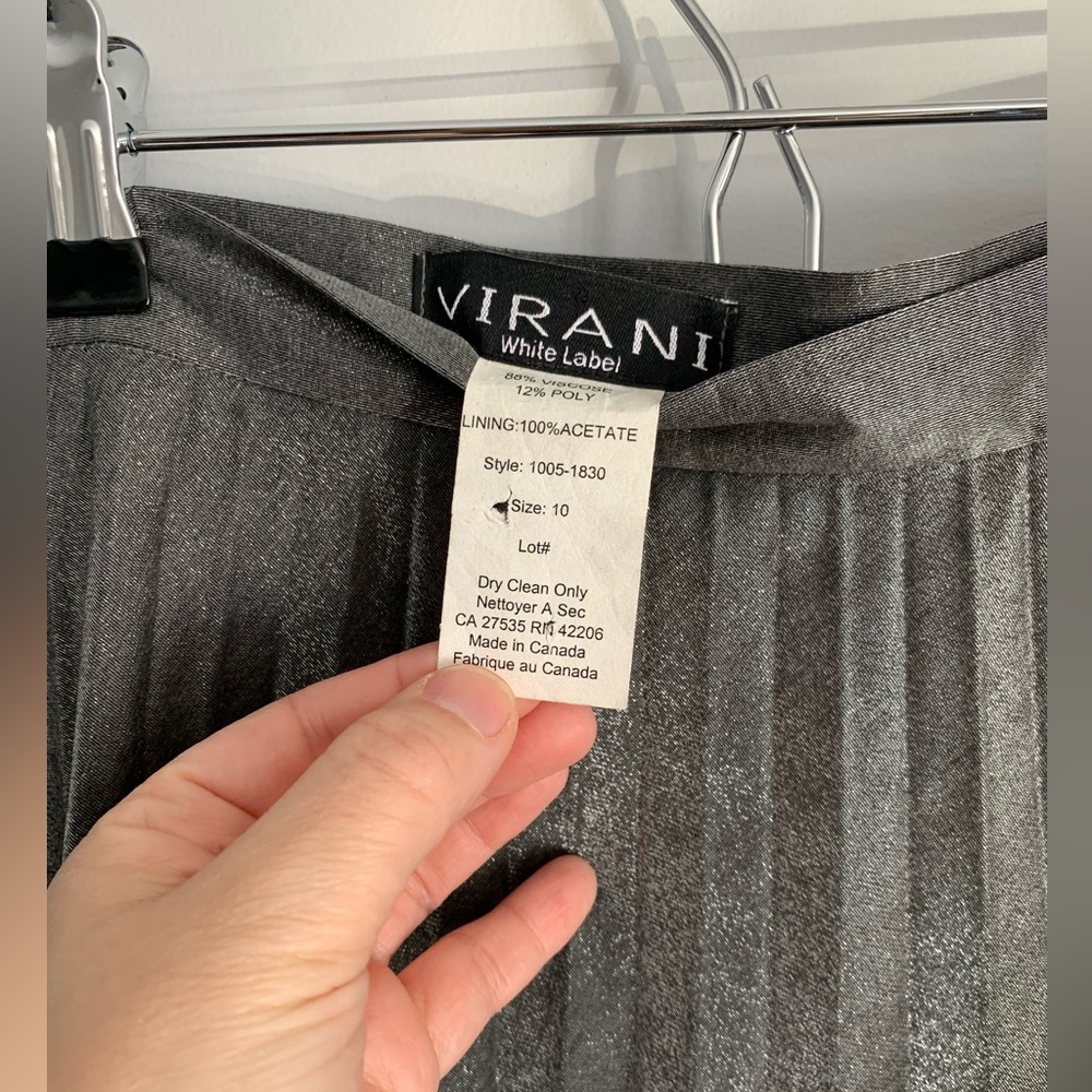 Vintage Pleated Metallic Maxi Skirt - Picture 4 of 10